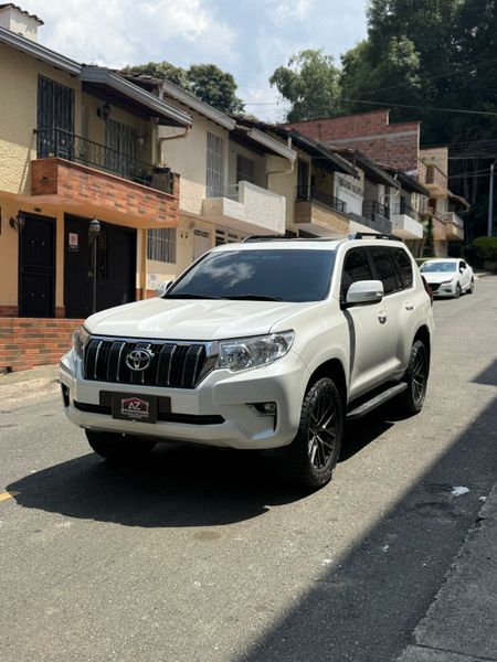 TOYOTA PRADO TXL - imagen secundaria 1