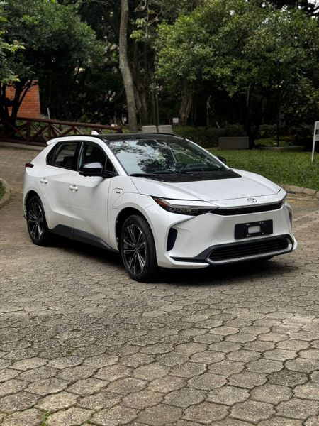 TOYOTA BZ4X LIMITED AWD 0 km