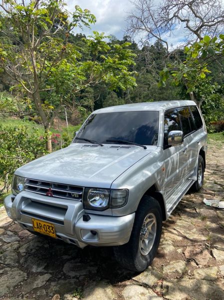 Mitsubishi Montero v6 3.500 V45 - imagen secundaria 1