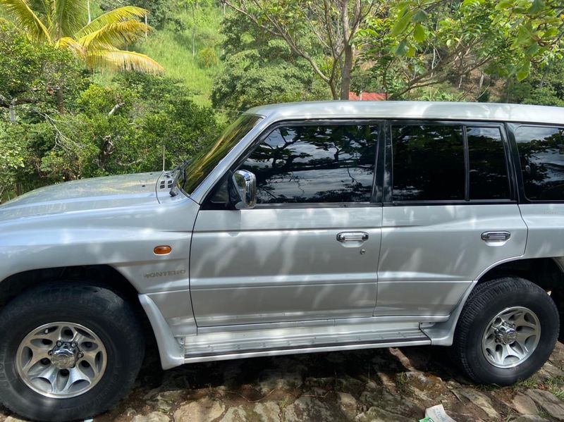 Mitsubishi Montero v6 3.500 V45 - imagen secundaria 2