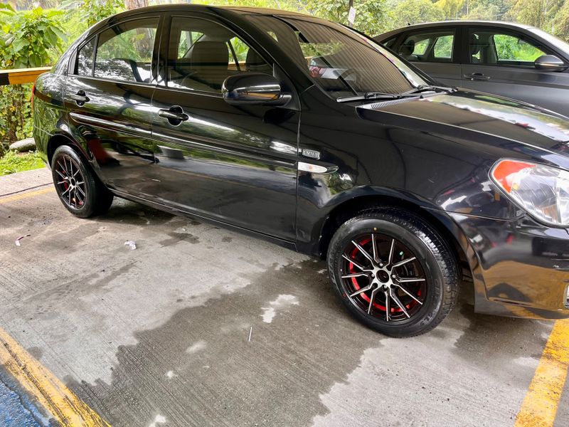 Hyundai accent visión 5 puertas - imagen secundaria 2