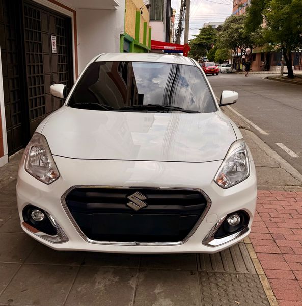 SUZUKI SWIFT DZIRE 2023 MT - imagen 1