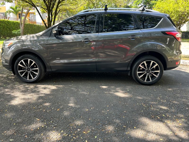 Ford Escape Titanium 2017 - imagen secundaria 1