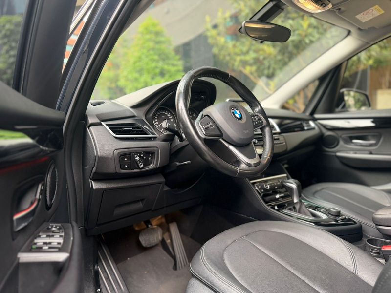 BMW 218i Active tourer 1.5cc turbo - imagen secundaria 2