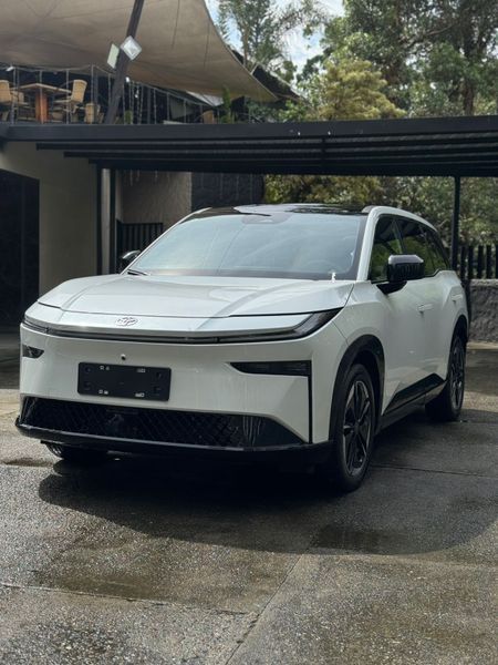 TOYOTA BZ3X - imagen 1