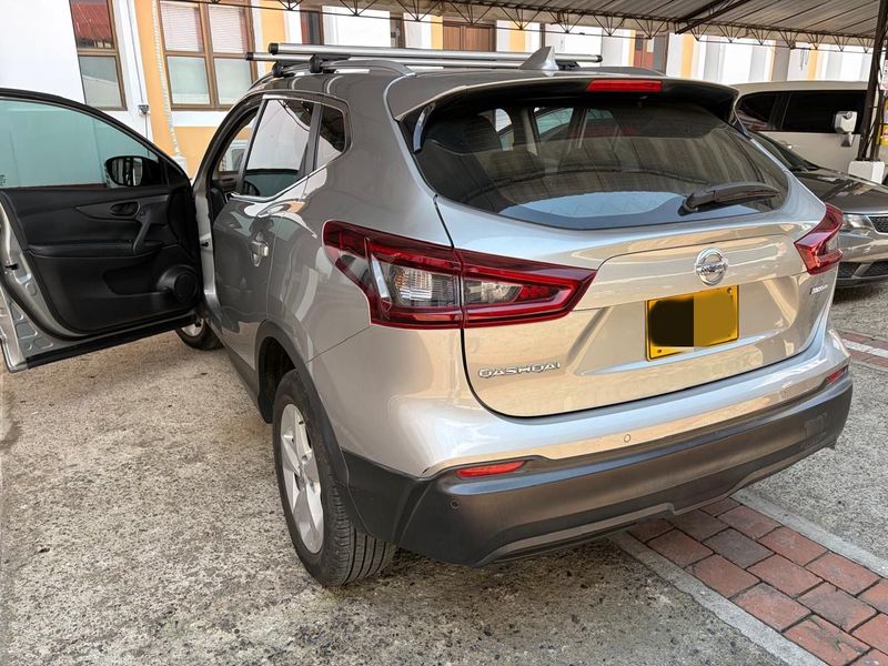 Nissan Qashqai 2022- Automática - tapiceria en cuero - imagen secundaria 1