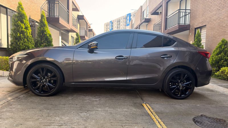 MAZDS 3 TOURING AUTOMÁTICO-CUERO 2020