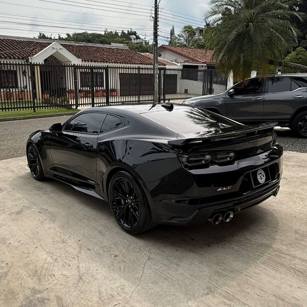 Chevrolet Camaro ZL1 - imagen secundaria 2