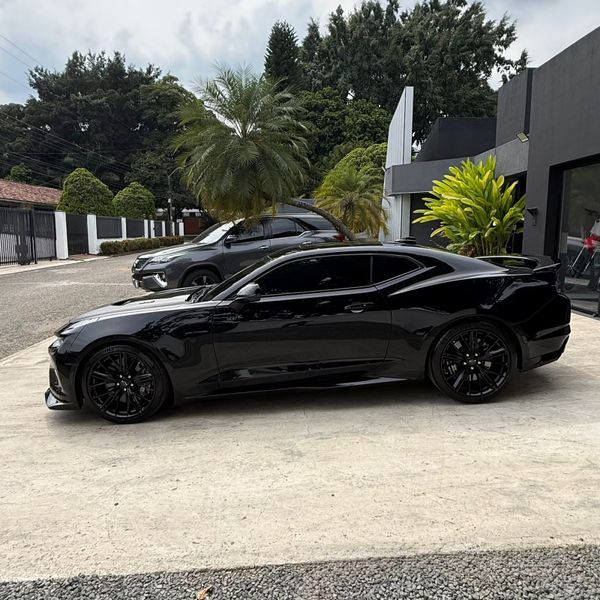 Chevrolet Camaro ZL1 - imagen secundaria 1