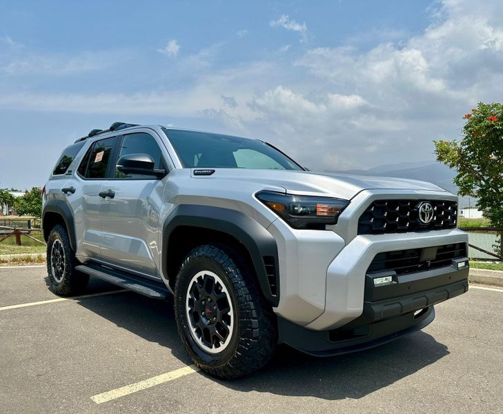 TOYOTA 4RUNNER TRD OFF ROAD - imagen secundaria 2