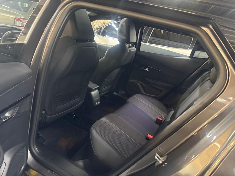 VENDO PEUGEOT 2008 GT LINE - imagen secundaria 1