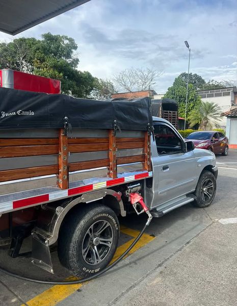 Mazda b2200 modelo 2007 - imagen secundaria 1