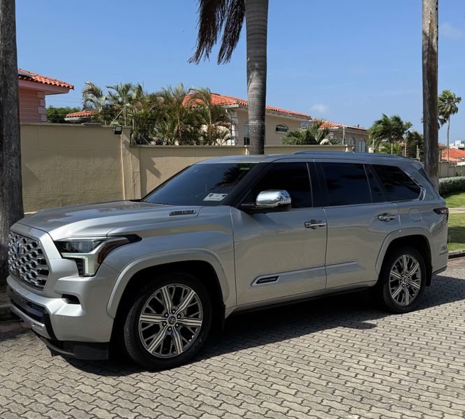 TOYOTA SEQUOIA 2024 BLINDADA