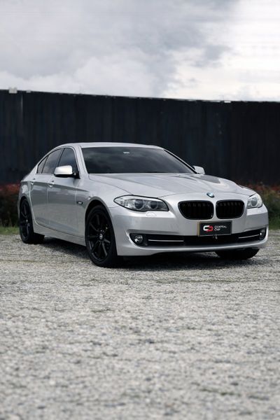 BMW 523i