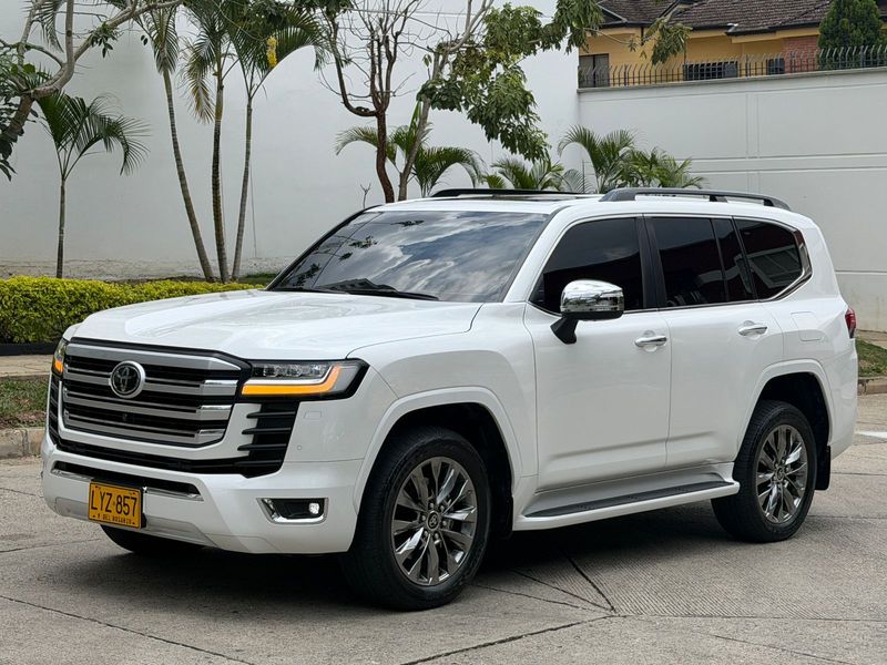 TOYOTA SAHARA LC300 ZX