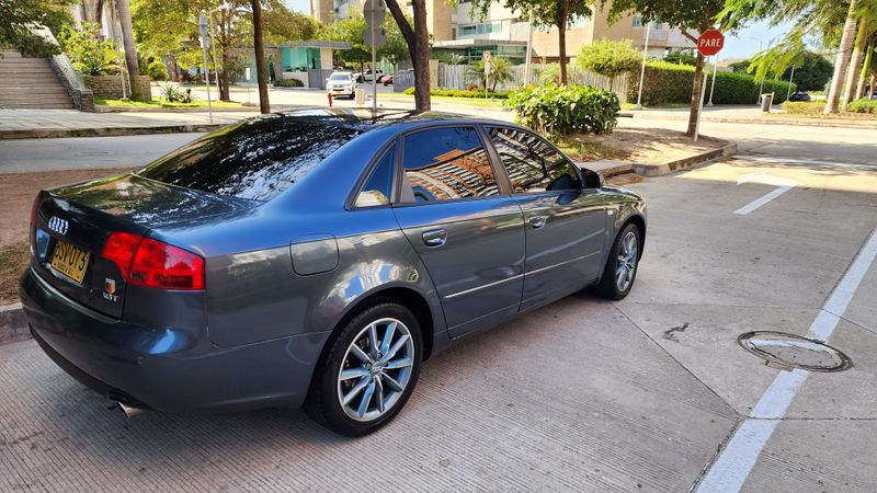 Audi A4 B7 Luxury 2006 - imagen secundaria 1