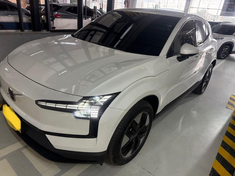 VENDO VOLVO EX30 CORE E60