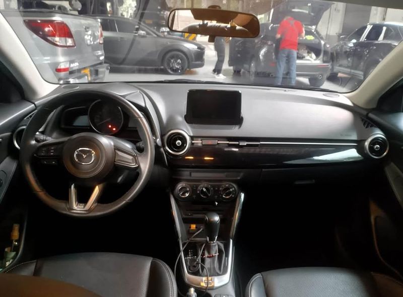Mazda 2 Touring 2022 - imagen secundaria 1