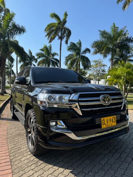 TOYOTA Sáhara LC200 EXCALIBUR 2019
