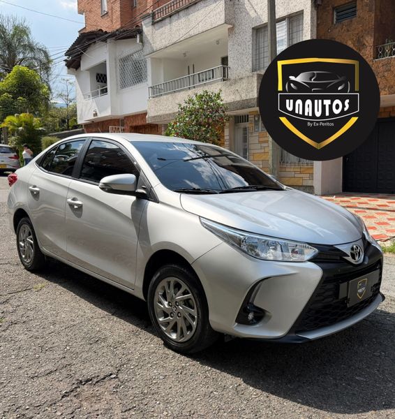 Toyota Yaris Xs sedan automatico