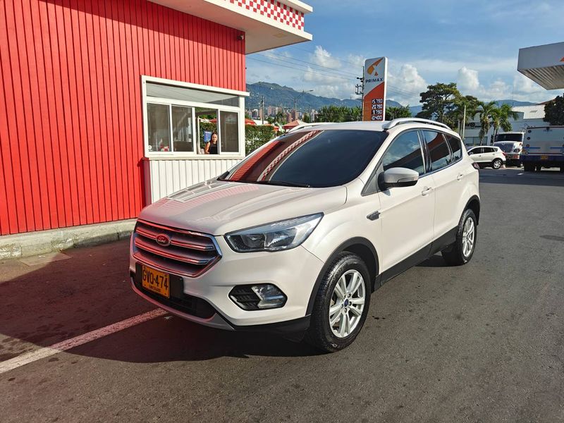 FORD ESCAPE SE 4X2 2020