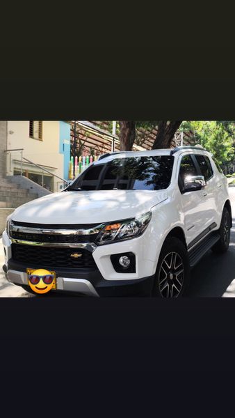 Vendo Chevrolet Trailblazer premier 2.8 diesel 4X4 la más full tope de gama modelo 2022 con solo 30.000 km es la 7 puestos placas de Medellín