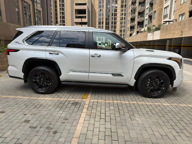 Toyota sequoia 1794 TRD off road 2026 - imagen secundaria 2