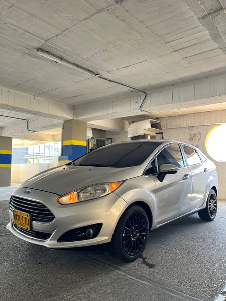 Ford fiesta titanium - imagen 1
