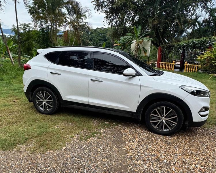 Hyundai New Tucson 2.0 4x2 AT - imagen secundaria 2