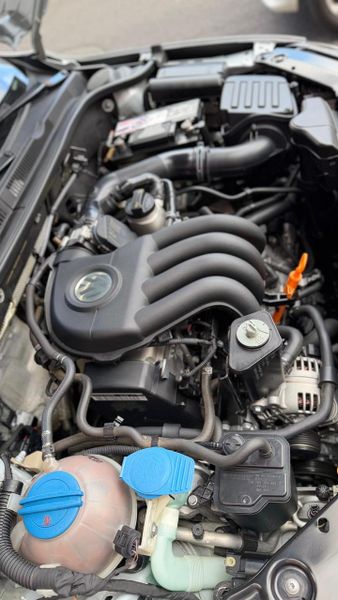 VOLKSWAGEN JETTA - imagen secundaria 2