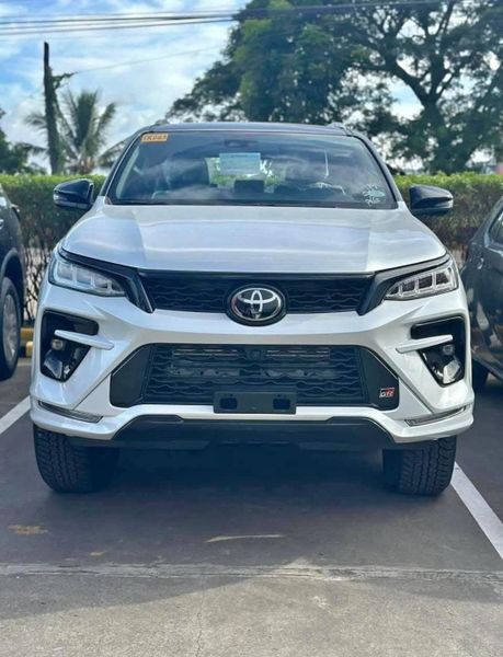 Toyota Fortuner GR 2026 - imagen secundaria