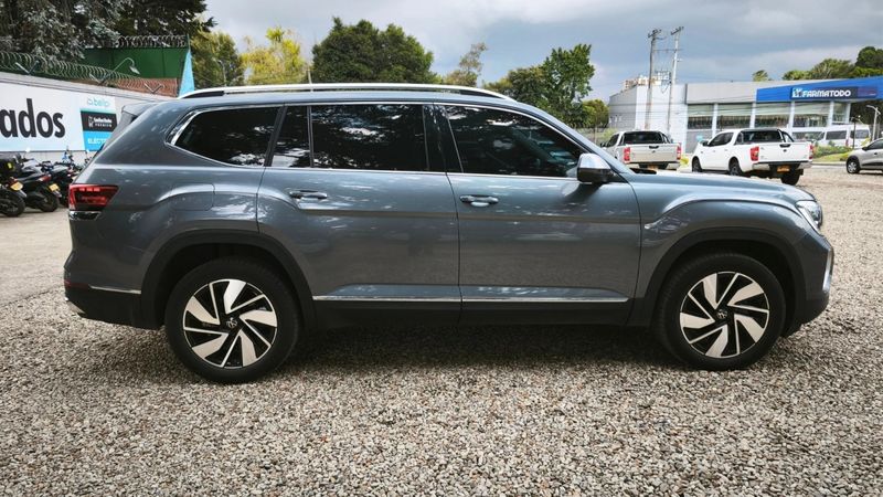 Volkswagen TERAMONT HIGHLINE 2024 4X4  LUJO Y PODER EN 7 PUESTOS - imagen secundaria 1
