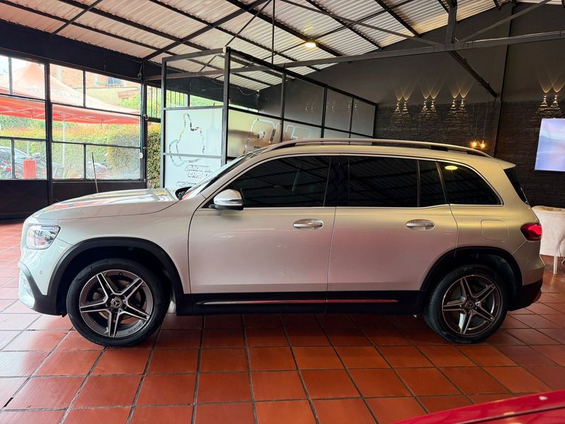 Mercedes Benz GLB 200 1.300T 7 Pasajeros Gasolina Automática 2022 - imagen secundaria 1