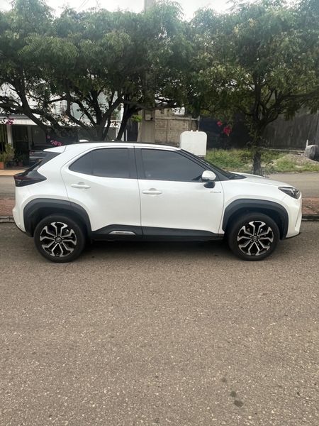Toyota Yaris Cross 2024 - imagen secundaria 1