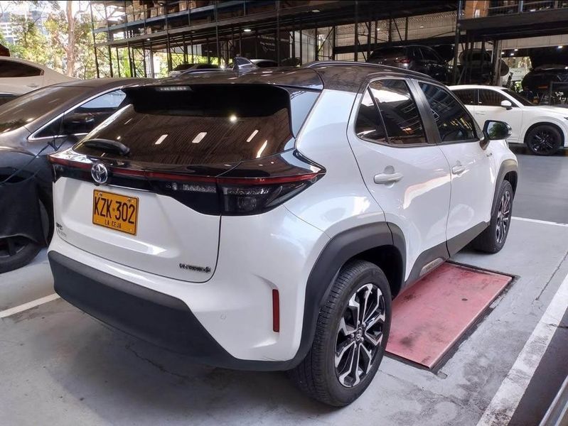 Toyota Yaris cross 2024 - imagen secundaria 2