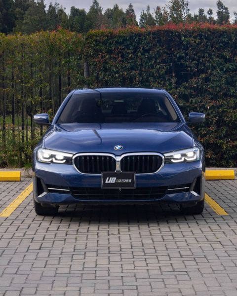 BMW 530i 2022 - imagen secundaria 1