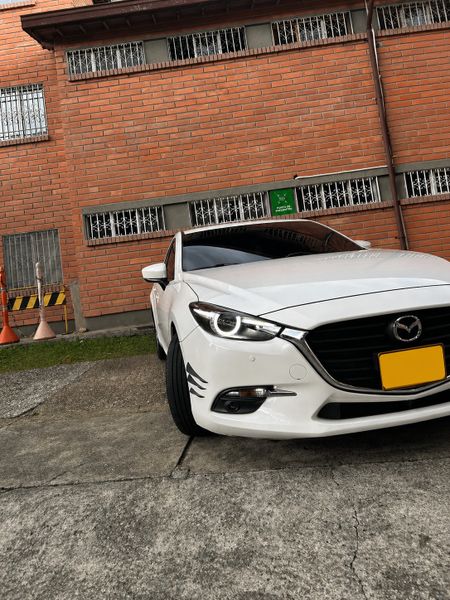 Mazda 3 touring 2020 - imagen secundaria 1