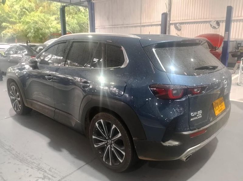 Mazda CX-50 Signature - imagen secundaria 2