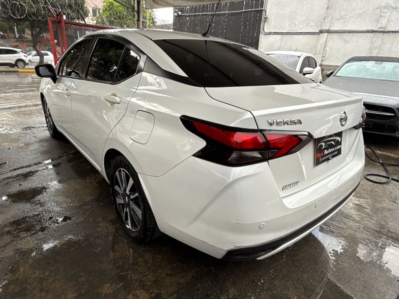 NISSAN VERSA 2022  ADVANCE 1.6 AT - imagen secundaria 2