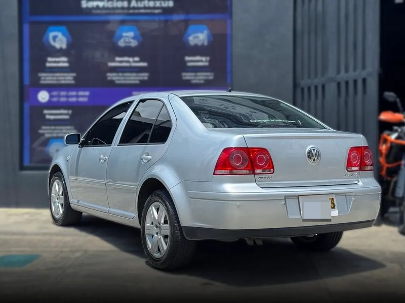 Volkswagen Jetta 2.0 Trendline 2013 - imagen secundaria 2