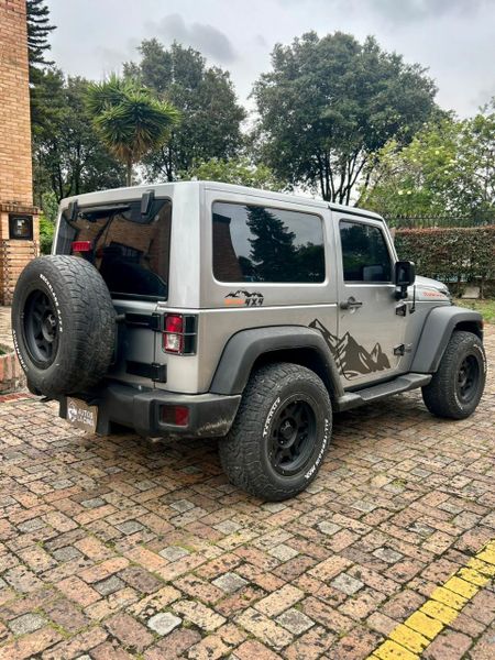 JEEP WRANGLER SPORT AT 3.6cc 4X4 MOD 2018   APLICA FINANCIACION - imagen secundaria 2