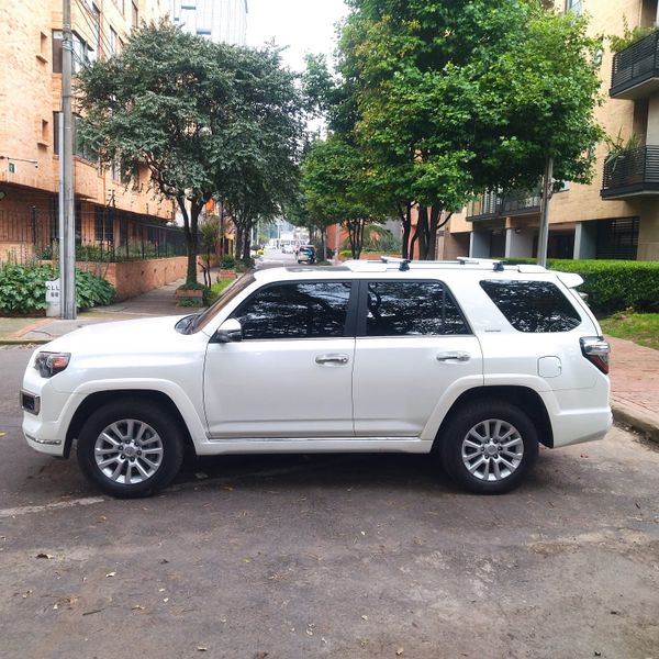 TOYOTA 4RUNNER LIMITED - imagen secundaria 2