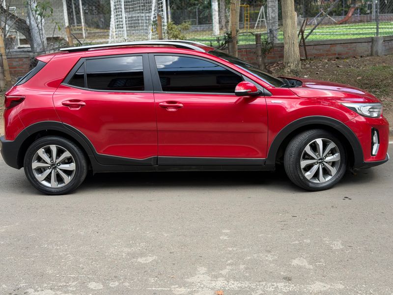 Kia stonic 2023 full híbrida - imagen secundaria 2