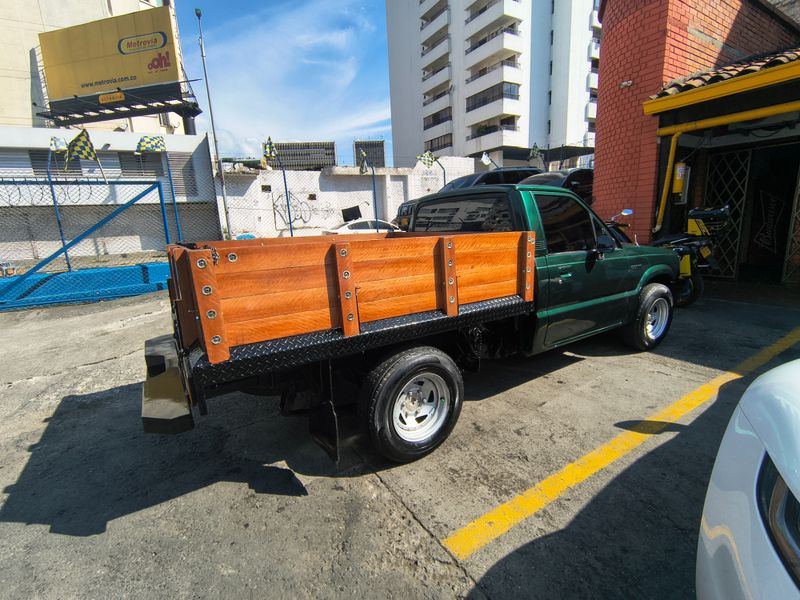 Mazda b2000 4x2 - imagen secundaria 2