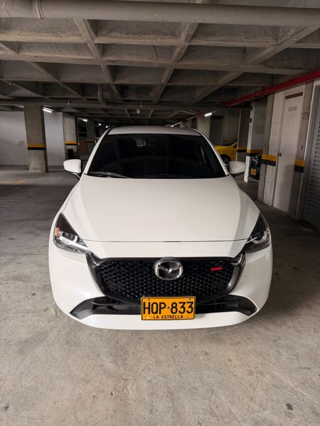 MAZDA 2 SEDAN GRAND TOURING LX - imagen secundaria 1