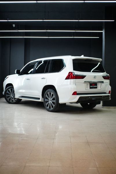 Lexus lx570 2019 - imagen secundaria 1