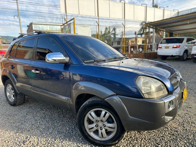 Hyundai tucson buen estado - imagen secundaria 1