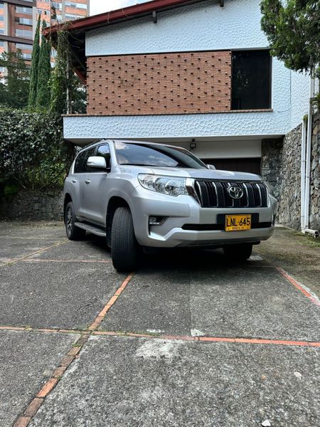 TOYOTA PRADO TXL DIESEL 2023 - imagen secundaria 2