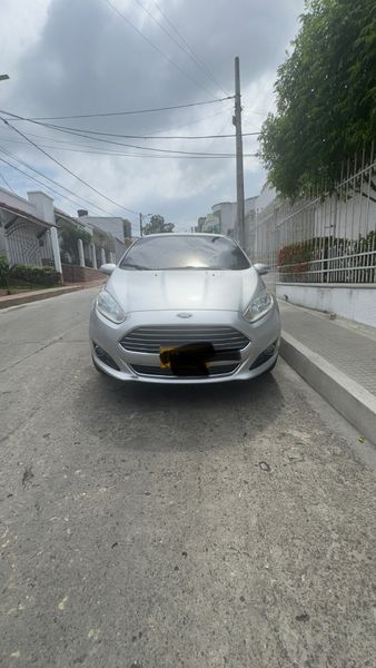 Ford fiesta titanium - imagen secundaria 1