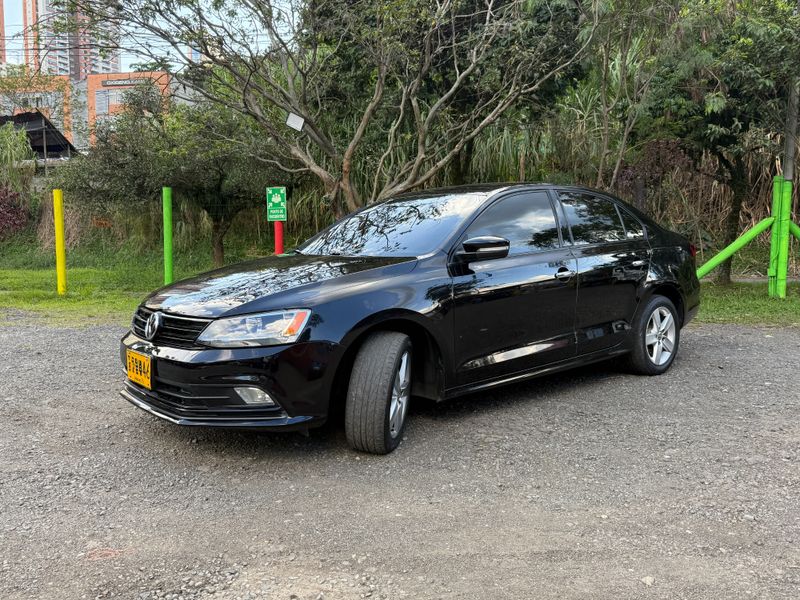Volkswagen Jetta Sexta Generacion - 2015 - imagen secundaria 1